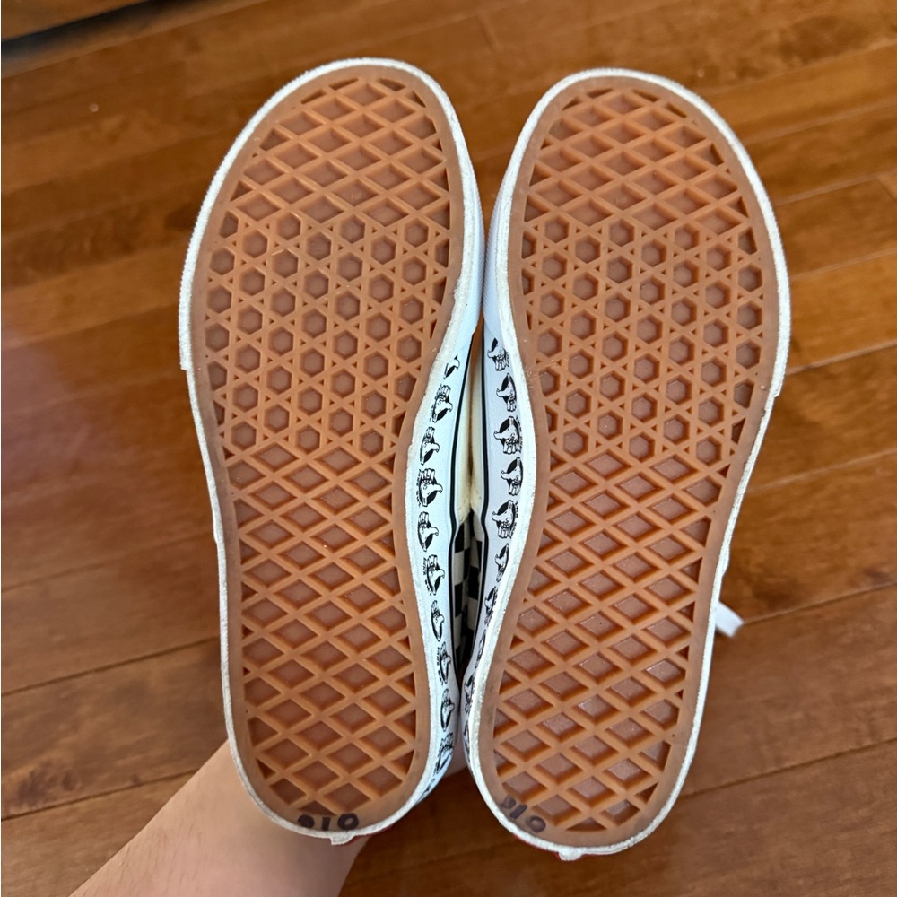 Kids’ Vans - Picture 2 of 6